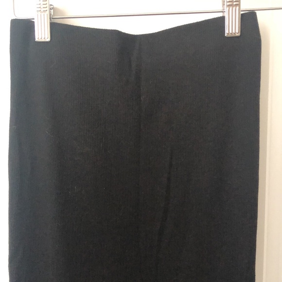 Ribbed long skirt - Picture 3 of 5